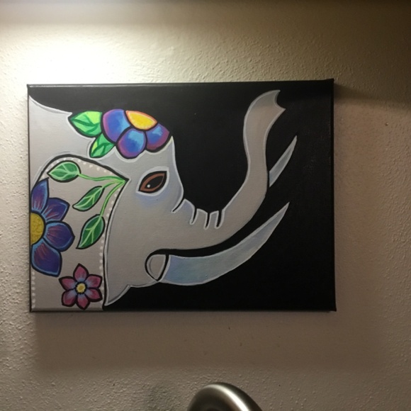 NEW, HandPainted Elephant on a 16” X 12 “ Canvas - Picture 2 of 2